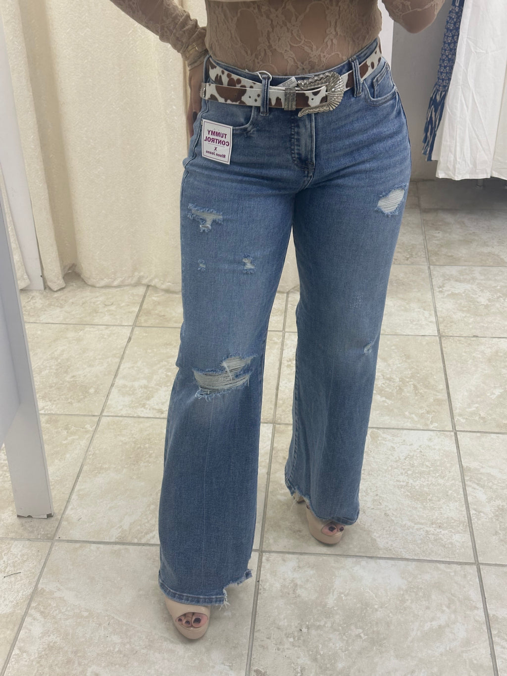 Mid Rise Fit Wide Jeans